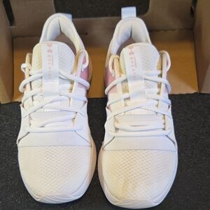Under Armour Charged Breathe Lace TR sneakers for Women - White/Rose - Size 9 Wo